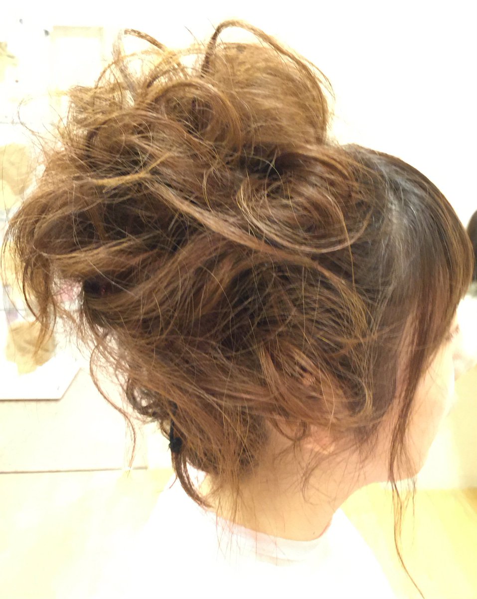 HairmakeupCROIX's tweet photo. レッスンスタイル☆#崩し夜会巻き です😍
#浴衣ヘア #夜会巻き #サイドカール #成人式 #卒業式 #心斎橋 #ヘアメイクスクール #yukatahair #frenchtwist #sidecurl #agecomingceremony #graduation #updo https://t.co/WQnXxtz8nD