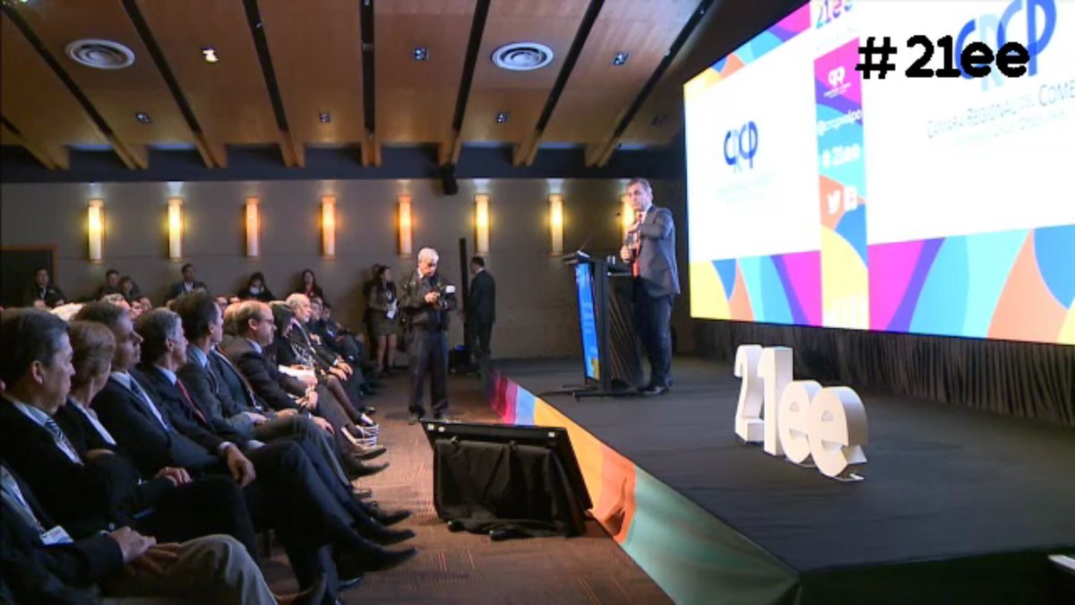 housenovo's tweet photo. Ahora Pier Paolo en el #21ee Presidente #CRCP y Director del Programa #Gemini #Novotraining "El mejor negocio es hacer el bien" 😍 https://t.co/eHmMnIKbIr