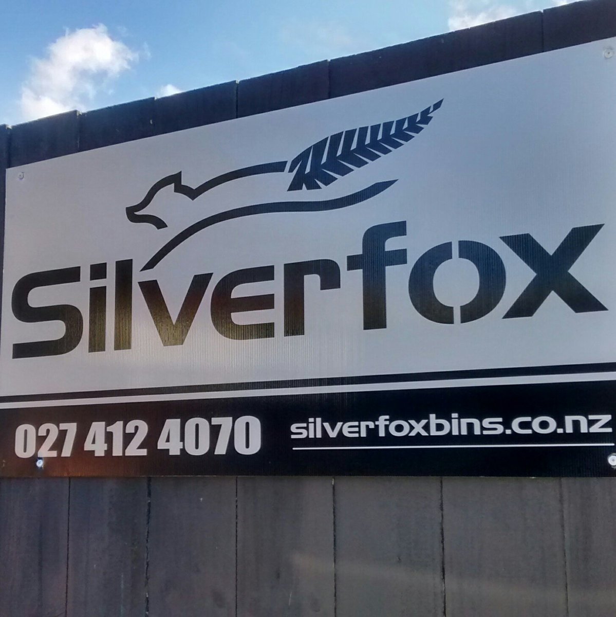 SilverFoxBins's tweet photo. #NewProfilePic https://t.co/5XuT2oPjpH
