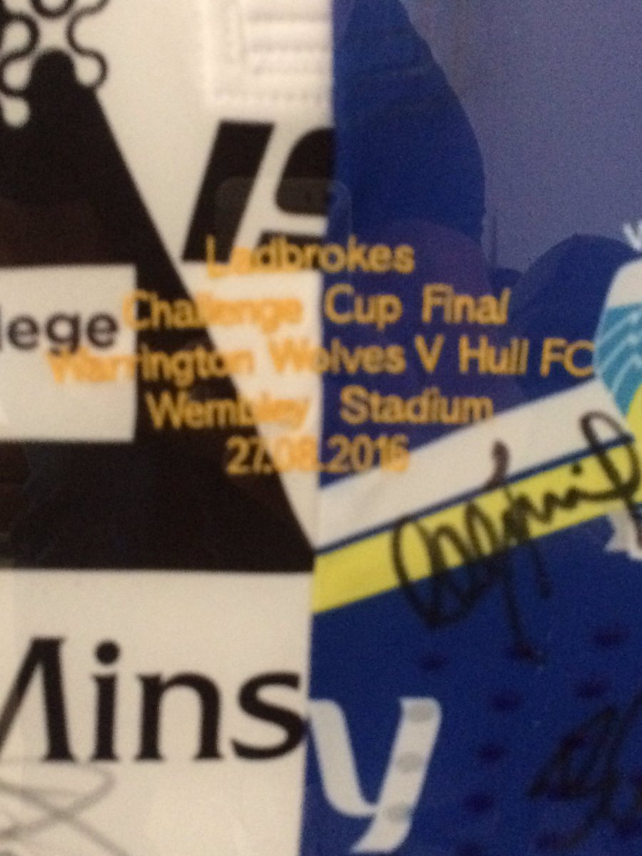 TopTashHarrison's tweet photo. Current bid £250. Great opportunity to own a unique piece of memorabilia. Only 2 of it's kind...embodied cc final top signed by both teams! https://t.co/Lmm1zzLM6o
