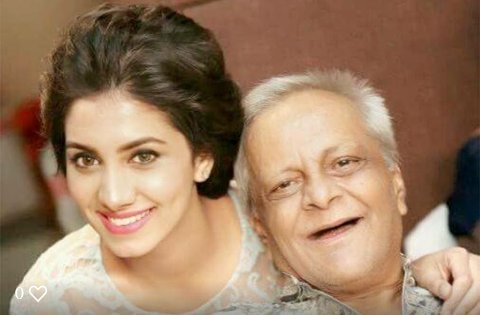 SubhoMadDevFan's tweet photo. I'm Shocked @RukminiMaitra Rukhstar Don't Be Sad..Uni Jekhanei Achen Vlo Achen ..RIP #Soumendro Sir ..... https://t.co/KnXGAHGZhF