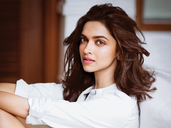 bollynxt's tweet photo. Confirmed : @deepikapadukone is part of Vin Diesel's XXX 4. 
BollyNxt: https://t.co/Jktg0J1HKM
#DeepikaPadukone #VinDiesel #XXX4 https://t.co/6613gv3eai