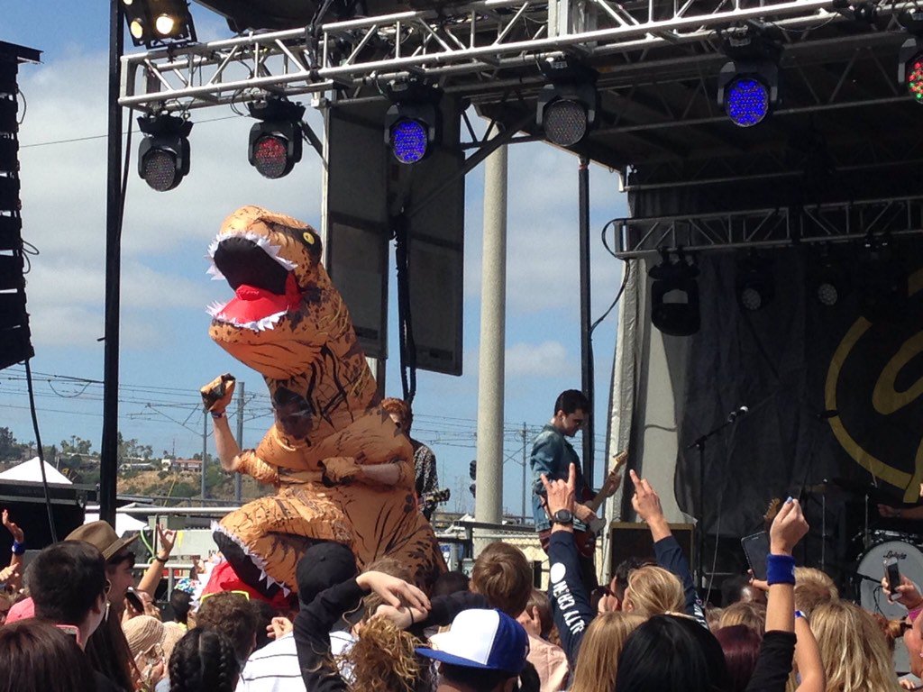 CreatureCanyon's tweet photo. @CreatureCanyon: #Xfest2017 was DOPE!! @91X check us out at @HOBAnaheim for @ItsASchoolNight free show tomorrow!! https://t.co/S471LNyXb3