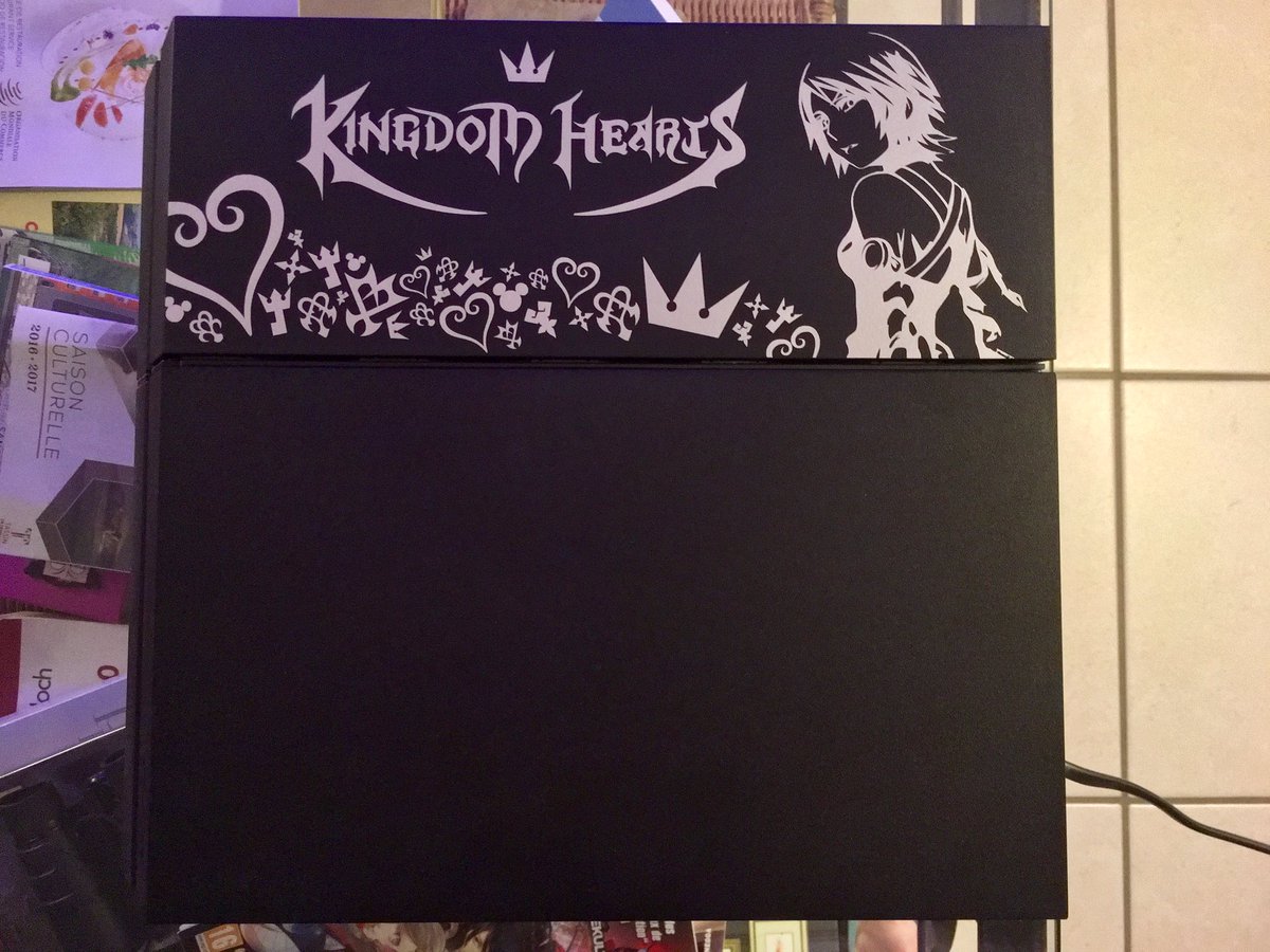 Annoikuy's tweet photo. Hop, une petite PS4 KH Aqua ver. ! ❤️ via @Custom_Quest https://t.co/lvdtZdgBsb