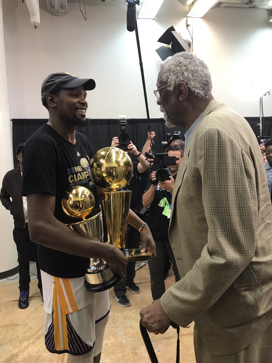 warriors's tweet photo. What a moment 🏆 #NBAChamps https://t.co/fsVQNlca8w