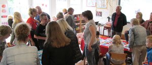 Lekker veel bezoek tijdens de eindpresentatie van de #buitenschoolse #fotografielessen groep 7 en 8 <a href="/KunstgroepNoord/">Kunstgroep Noord</a> <a href="/OBSOostenbrink/">OBS Oostenbrink</a> #scala