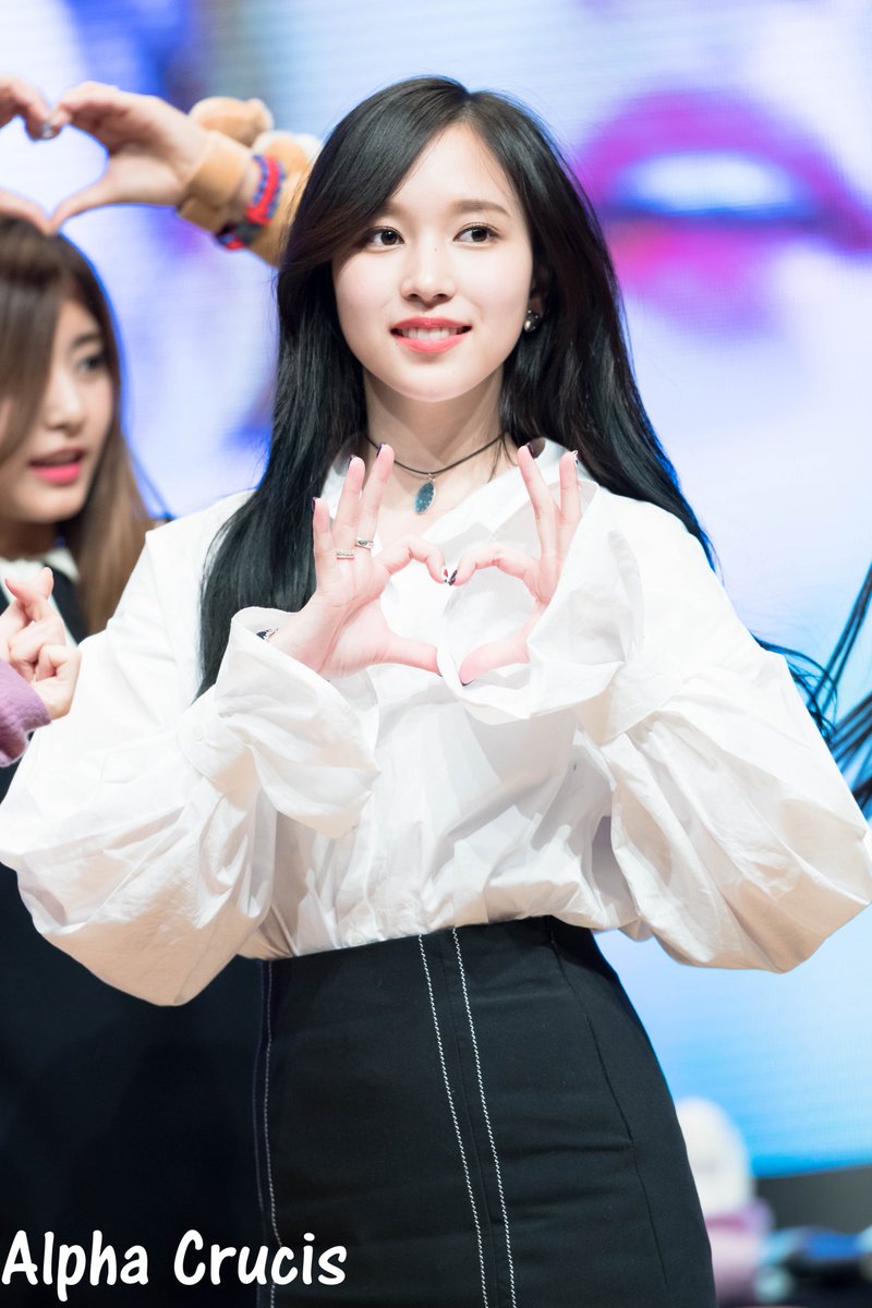 AlphaCrucis0324's tweet photo. 170610 팬사인회 아이레벨홀 SIGNAL 하트 #MINA #미나 #ミナ #名井南 #TWICE #트와이스 https://t.co/dhUIQndMbP