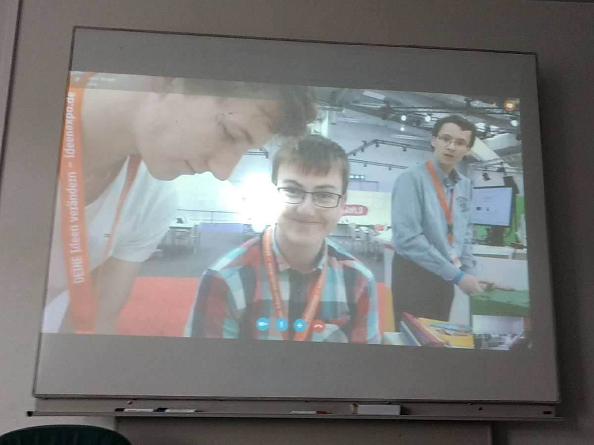 BSB_LeG's tweet photo. Wir bauen auf der #ideenexpo gerade auf und streamen live ins @leguelzen 😋 #machdocheinfach https://t.co/XA3k7aCw18