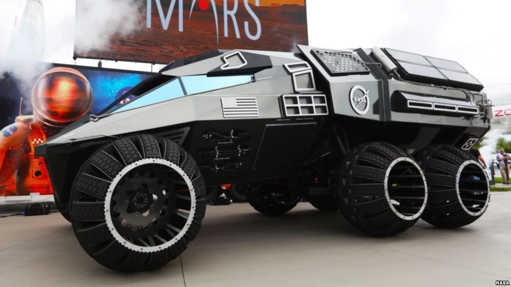 citizentvkenya's tweet photo. NASA Unveils Mars Rover Concept https://t.co/KOl7a3TdP8 https://t.co/7hvh4kNzpn