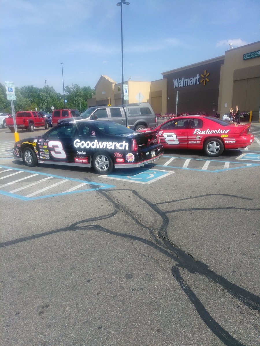 Lee7113's tweet photo. Your front row for the Walmart  500. What do you think @DaleJr  @AmyEarnhardt ? #onlyintheCOE https://t.co/E6bVyDkScD