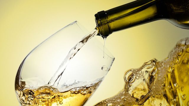 Méconnu du grand public mais tellement bon : Le vin jaune, l'or du Jura 🍷🇫🇷

📲 bit.ly/2sgV13U

📣🍷 #WineMorning #Jura