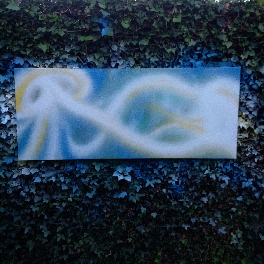 quinn_staci's tweet photo. Daylight start to new piece.#uv #GLOW https://t.co/FgRBBAgyCF