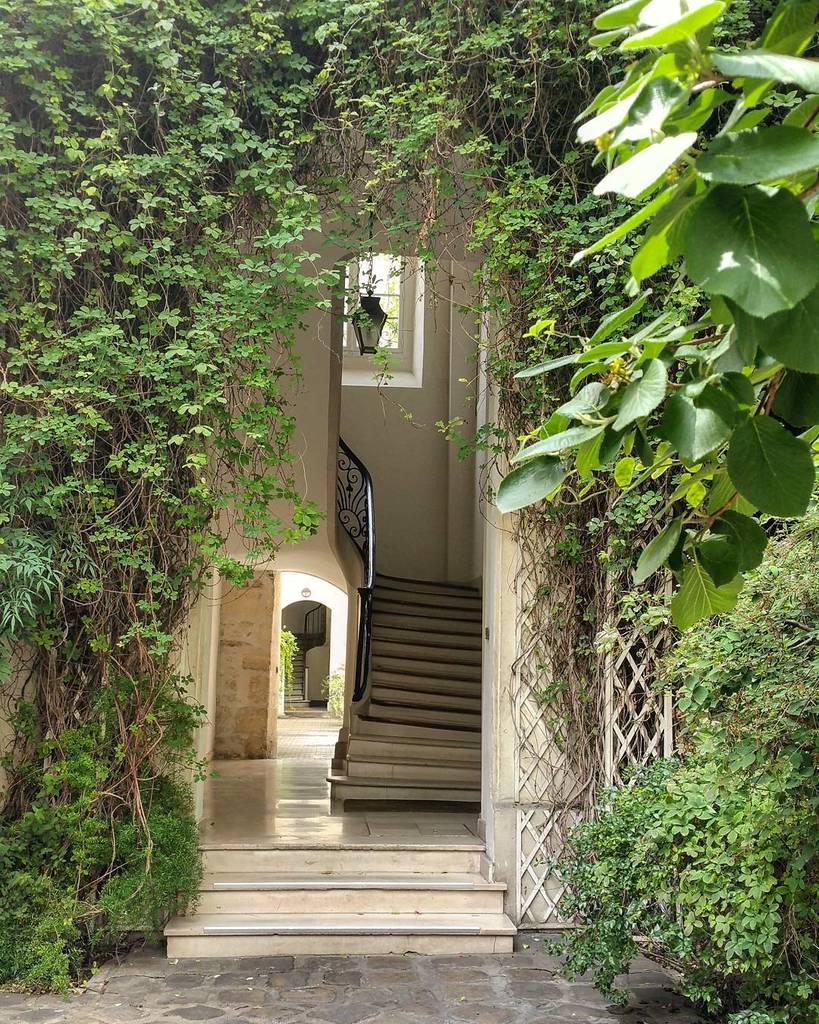 CaronAssocies's tweet photo. Entre deux cours d'immeuble... Between two interior courtyards... #caronphoto #paris #france #architecture #atmosp… https://t.co/3oN9i699Bz https://t.co/sGio1XN1RN