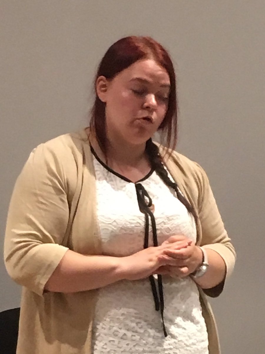 LeenaManner's tweet photo. Lääkeannostelurobotti Vantaalla iäkkäiden kumppani, kaveri, josta ei haluta luopua. Henkilöstöllä aikaa keskittyä ihmiseen #robosote https://t.co/HvDuQ3e9Yr