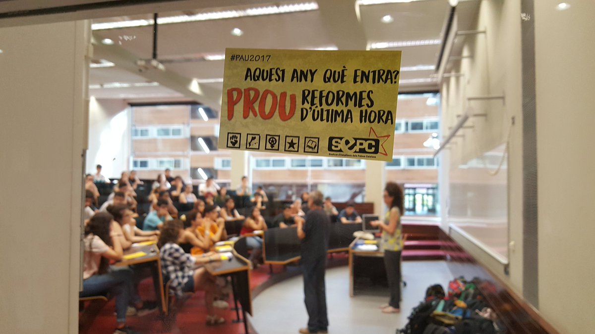 Aquest matí ens solidaritzem amb l'estudiantat que fa les #PAU2017 i les seves demandes: sepc.cat/blog/2017/06/0…