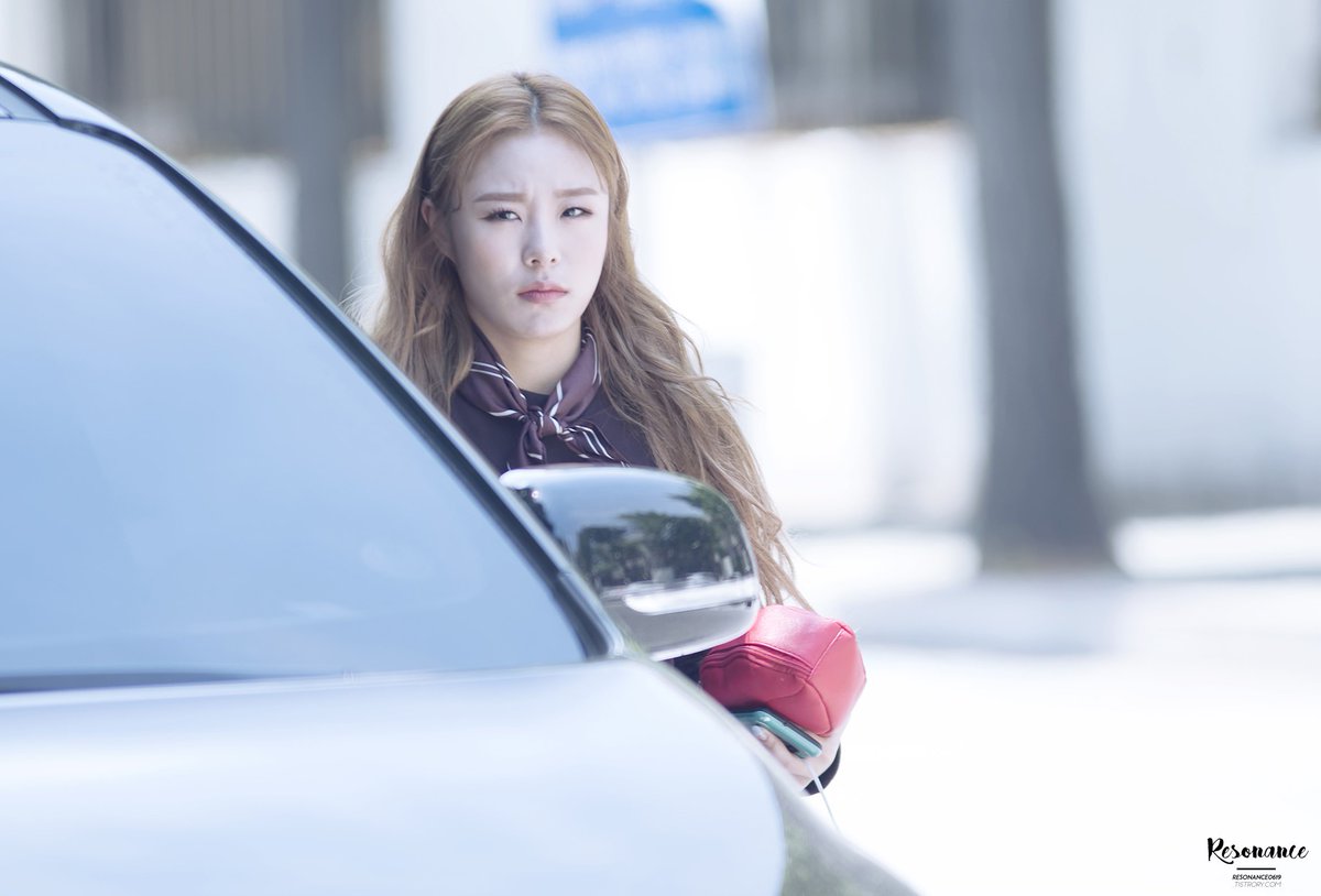 160605 불후의명곡 출근길 업로드!

오랜만에 업로드네요ㅠㅠ 오랜만에 봬서 정말 좋았어요!

솔라 resonance0619.tistory.com/49
문별 cfile2.uf.tistory.com/original/220AF…
휘인 resonance0619.tistory.com/51