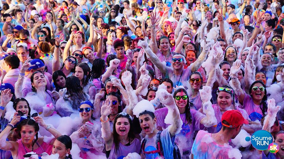 AytoParla's tweet photo. Casi 5.000 personas en la #SpumeRun de #Parla que han sido invitados a ir gratis al #HoliLifeFestival

https://t.co/s4xVZExGiH https://t.co/na2Y4BVM1l