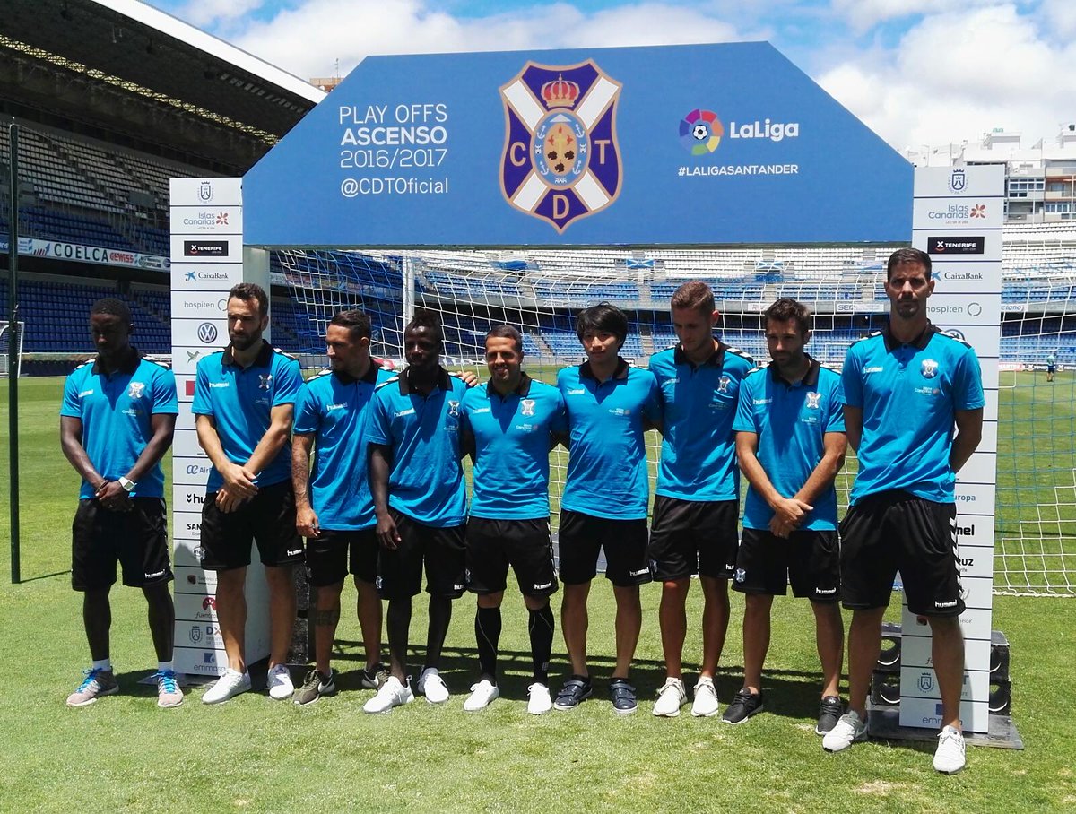 CDTOficial's tweet photo. 📷📢 Comienza en el #HRL el Open Media Day con una representación de la plantilla blanquiazul  ⚪️🔵
#QuieroVivirlo https://t.co/epnF8lmJRw