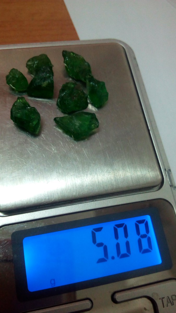 tsavorites

#gemrough   #tsavorites  #gemstones