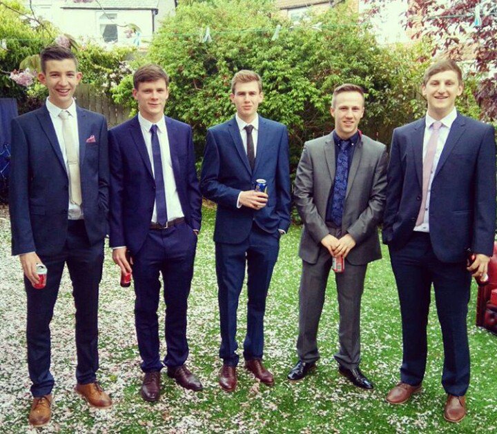 AlexMcGuire98's tweet photo. Happy birthday @acollins_13 bud❤ #TheBackFour https://t.co/aCxXl02ADK