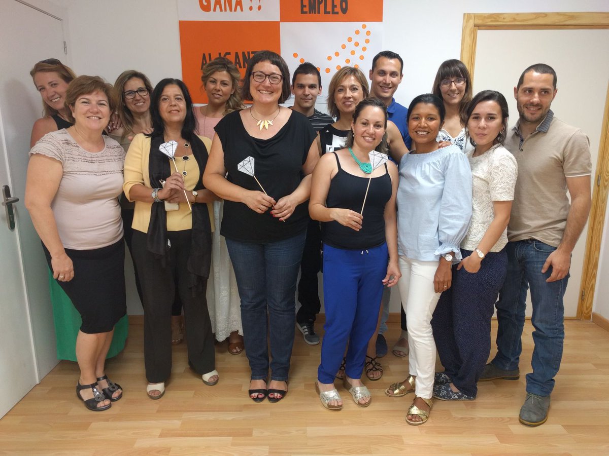Celebramos que más del 50% @IILanzaderaALC están trabajando! gracias <a href="/ImpulsAlicante/">AgenciaLocalAlicante</a> <a href="/SoniTirado/">𝚂𝚘𝚗𝚒𝚊 𝚃𝚒𝚛𝚊𝚍𝚘</a> <a href="/FundacionSMLRPH/">Fundación Santa María la Real</a>  @Lanzaderas_EES