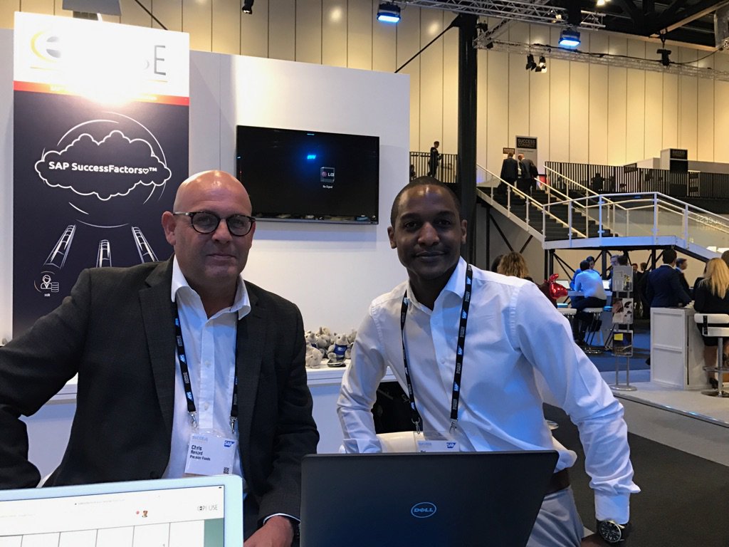 EPIUSELabs's tweet photo. Meeting with customers and prospects at #SConnect17. Talking about @successfactors with @chrismrenard. #SuccessFactors #Reporting #DataCopy https://t.co/3sLa9MCCRv