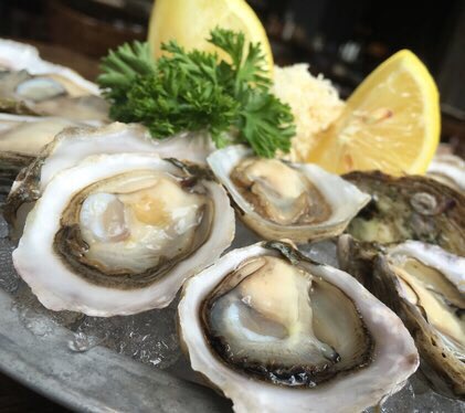 WalkersWineBar's tweet photo. SMILE it's NOT Monday anymore..it's BuckAShuck #oysters @walkerswinebar -EVERY TUESDAY $1 oysters 😍WHAT RU WAITING 4 #food #foodie #foodporn https://t.co/sqkOqY9uNq