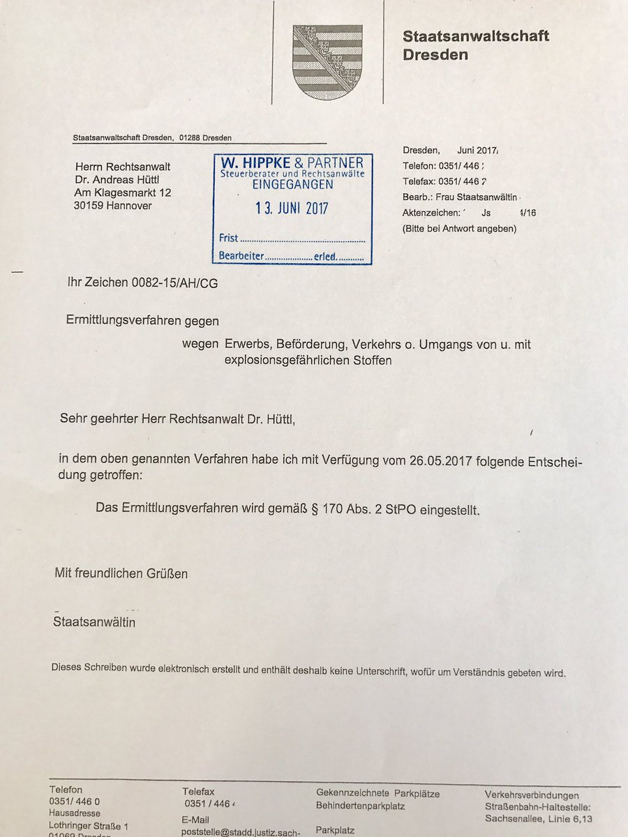 Dr_Huettl's tweet photo. Allein halten einer Blockfahne begründet keinen hinreichenden Tatverdacht wegen des Verstoßes gegen das SprengG #Pyro
#Staatsanwaltschaft DD https://t.co/oBYrLYzh3o