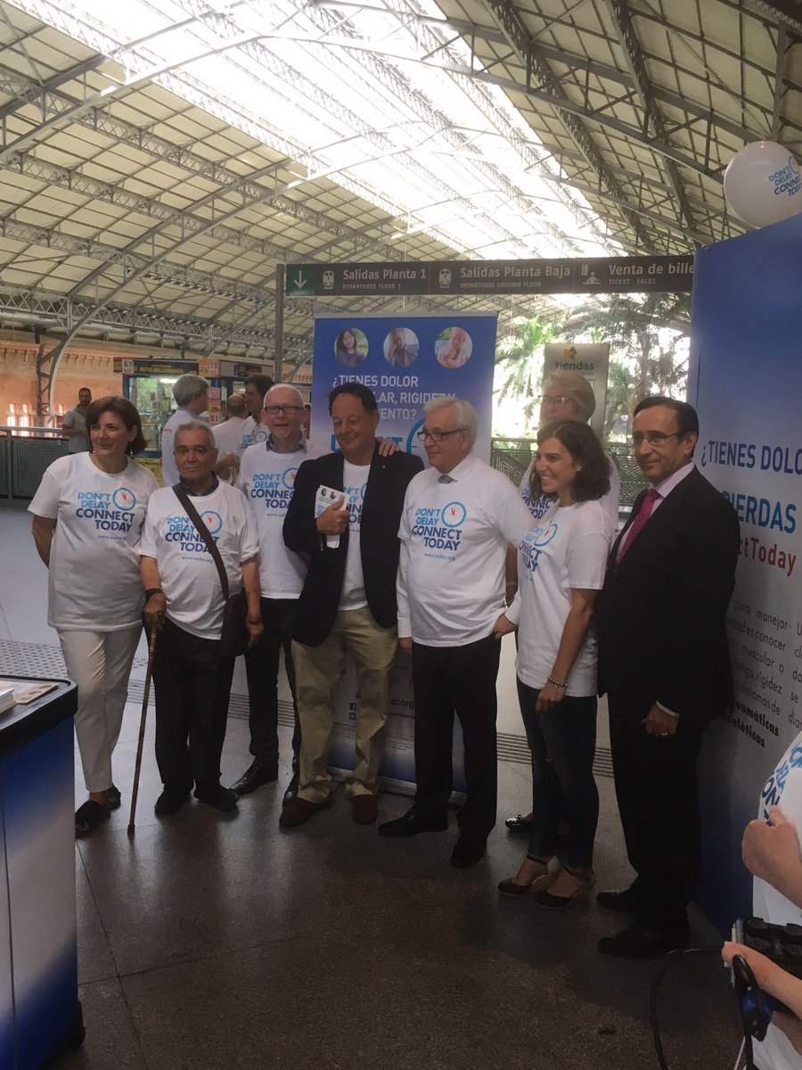 ArthritisDay's tweet photo. Jesús Sánchez Martos (Counsellor for Health, Madrid Government) meets LIRE, OPENRHEUMA, SER and EULAR to launch #ConnectToday https://t.co/tbGjeHciY3