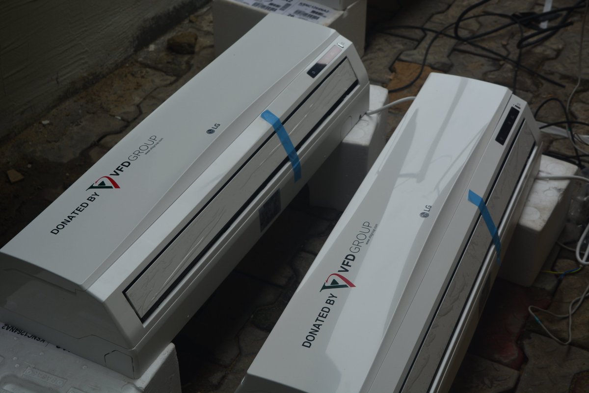 VFDGroup's tweet photo. @NonsoMOkpala In a show of support to the Nigeria Immigration Service, we donated office equipment to the Passport Control Office, in Ikoyi, Lagos. https://t.co/PKQ4rYmTVi