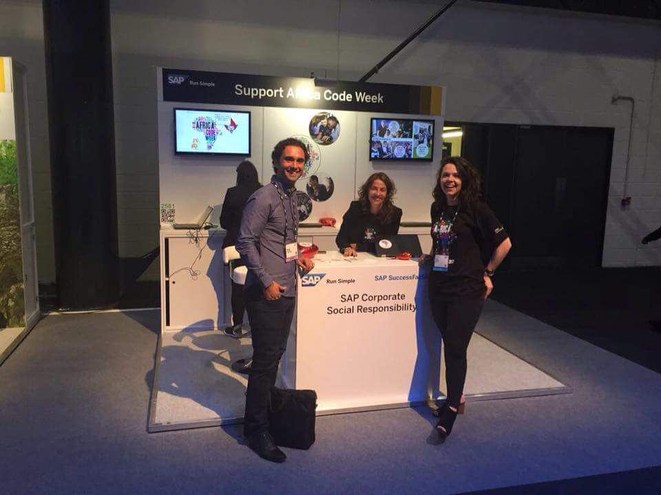MD_Char's tweet photo. #SConnect17 @PERSOLIS_IT Support #africacodeweek https://t.co/wyqf7GBPhU