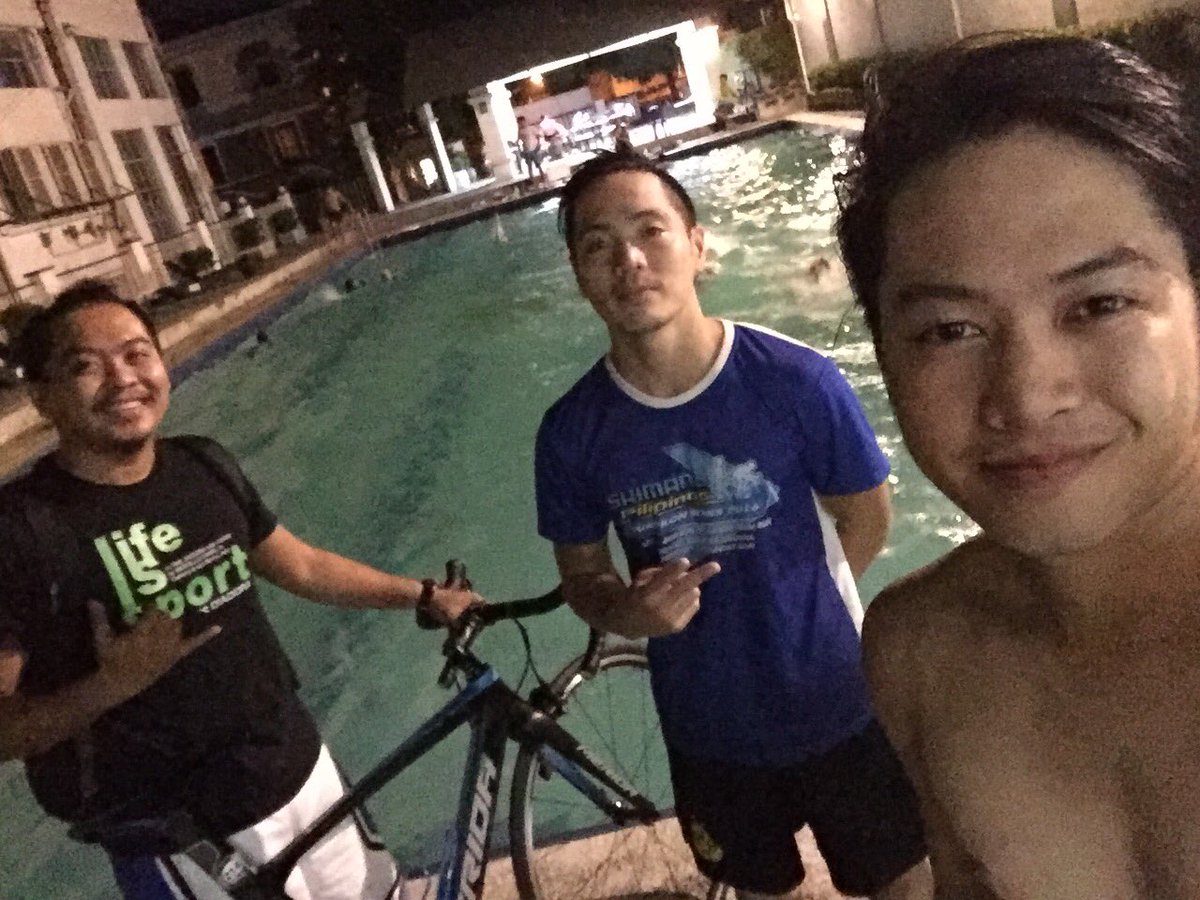 patrickishere's tweet photo. 1km swim with the boys #TeamRunshift https://t.co/czpSgGOEuG