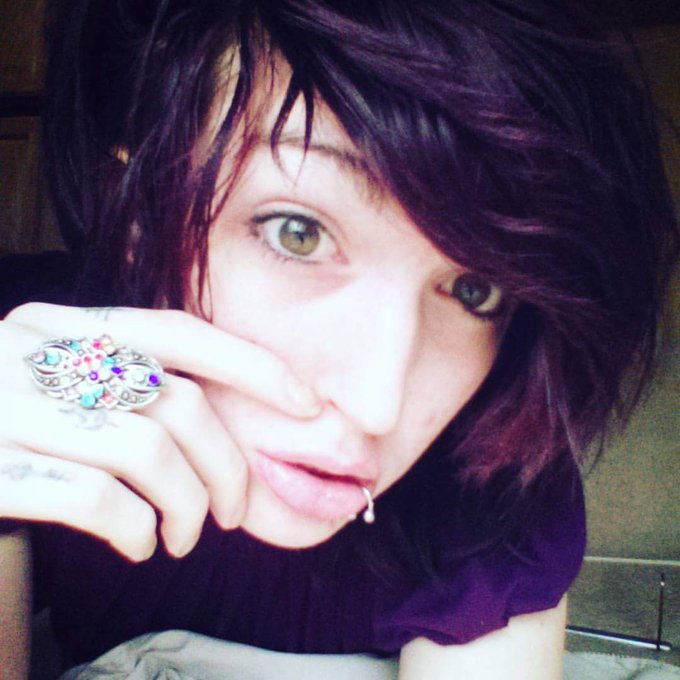 Mt eyes are #Green. #PurpleHairDontCare https://t.co/RhWTH89xut<a href="/tag/green"class="tags">#Green</a><a href="/tag/purplehairdontcare"class="tags">#PurpleHairDontCare</a>