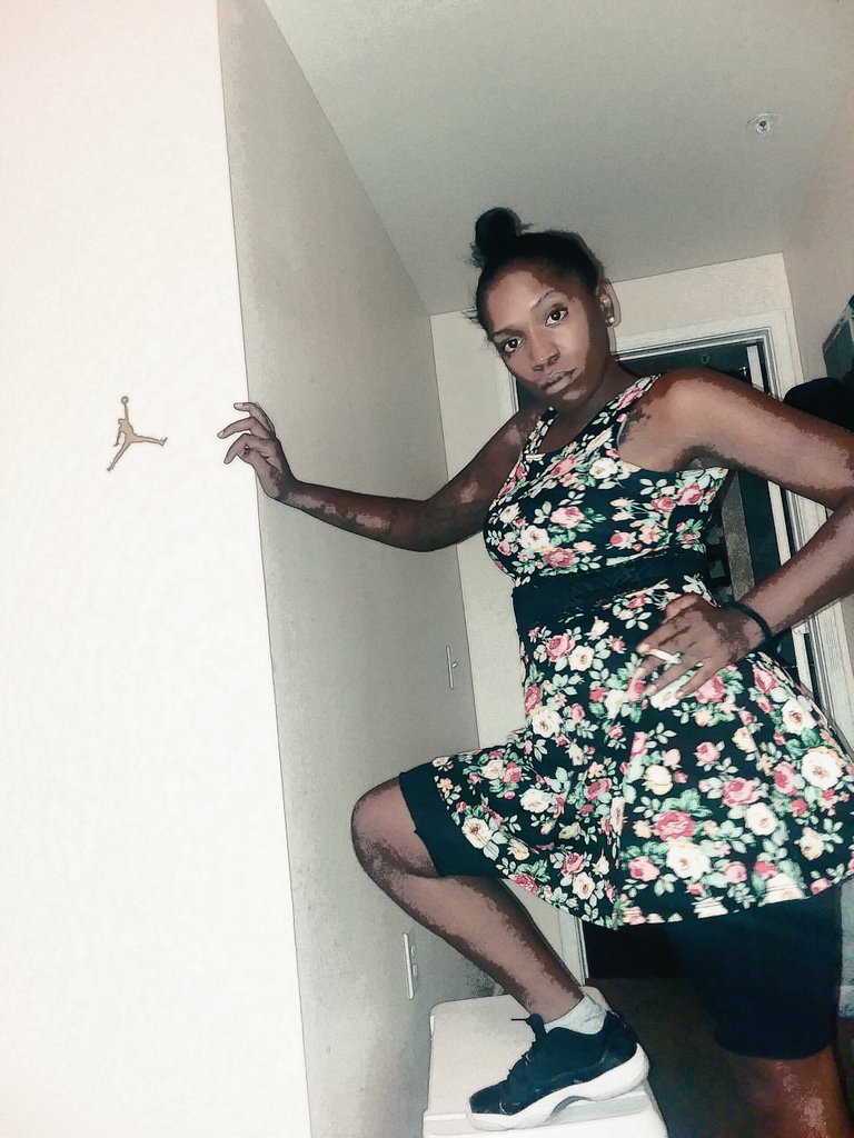BlVCkd1VMOnd's tweet photo. #Imthattype
J's in a dress😍😍
Fine brown 
#soontobmissjackson😋 https://t.co/07y6uxB8Ia