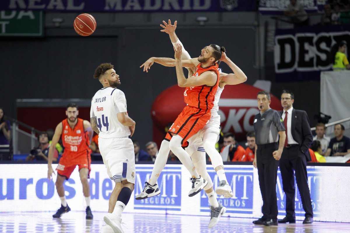 valenciabasket's tweet photo. 🚨 ¡PRECAUCIÓN! 🚨
Mañana viene otro MURO que intentar superar juntos. No será fácil, os explicamos las razones

⌚️ Mi 20:30h 
🏆 P3 F https://t.co/GEPpokCxpH