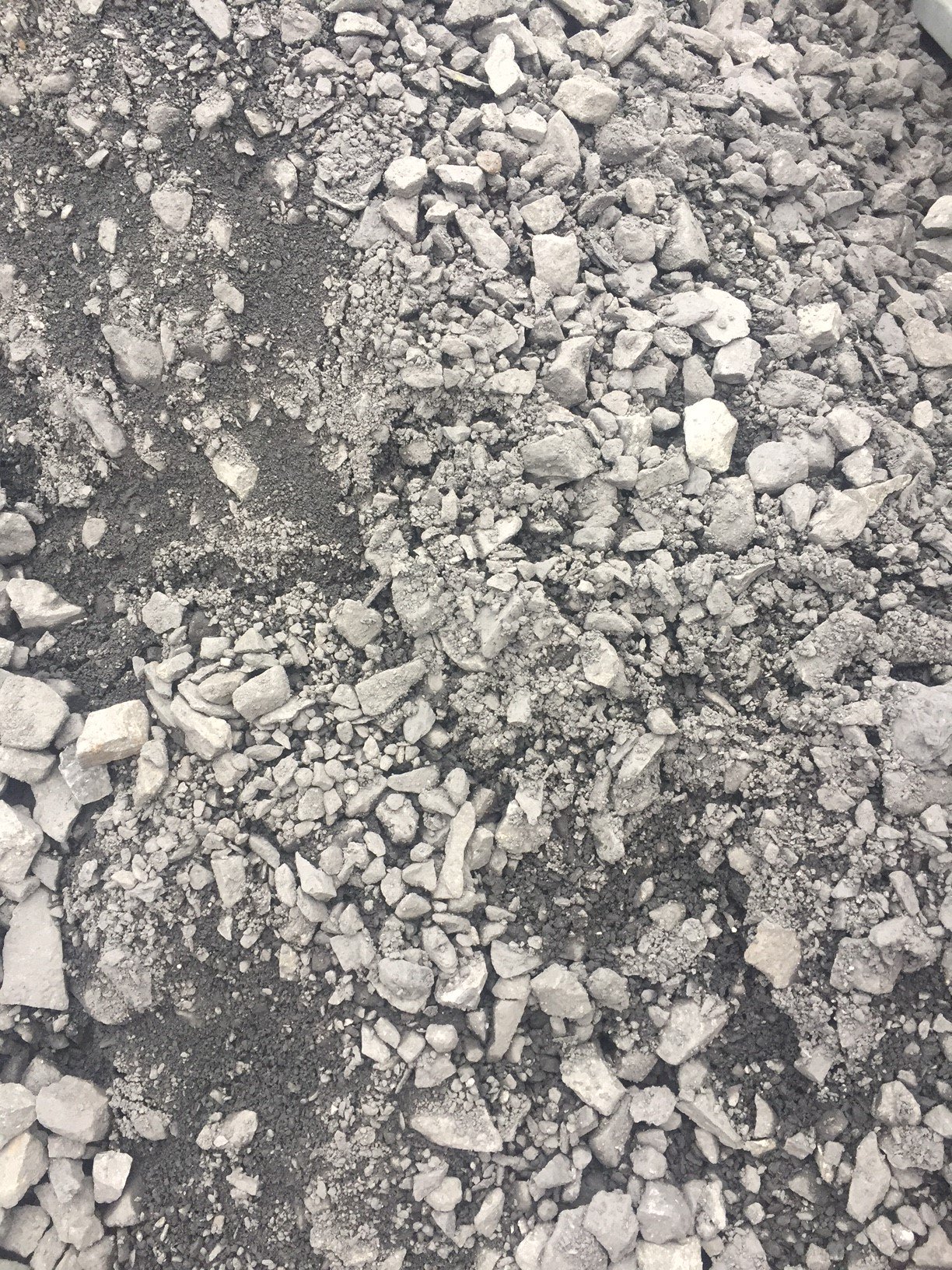 ジョイフル本田 ガーデンセンター ガーデンセンター幸手店 埼玉県 幸手店では砂 黒土 砕石の立米販売を行っております 平ボディートラックをお持ち込みの方に限り ショベルローダーにてお載せ致します 大量に必要な方にオススメです 立米販売