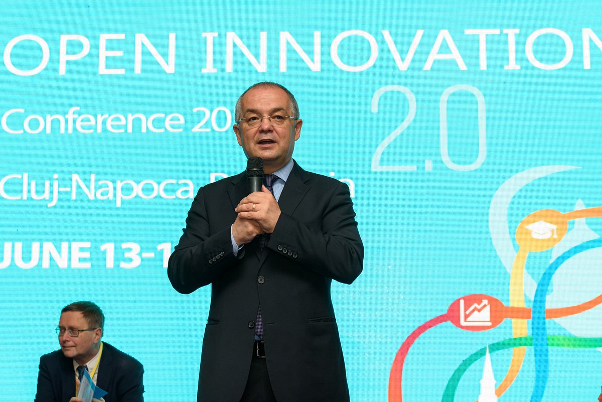 OISPG's tweet photo. Mr. Emil Boc - The Mayor of Cluj-Napoca gives a warm welcome speech to all #OI2Conf17 guests - @DSMeu https://t.co/F0OGmBur1a