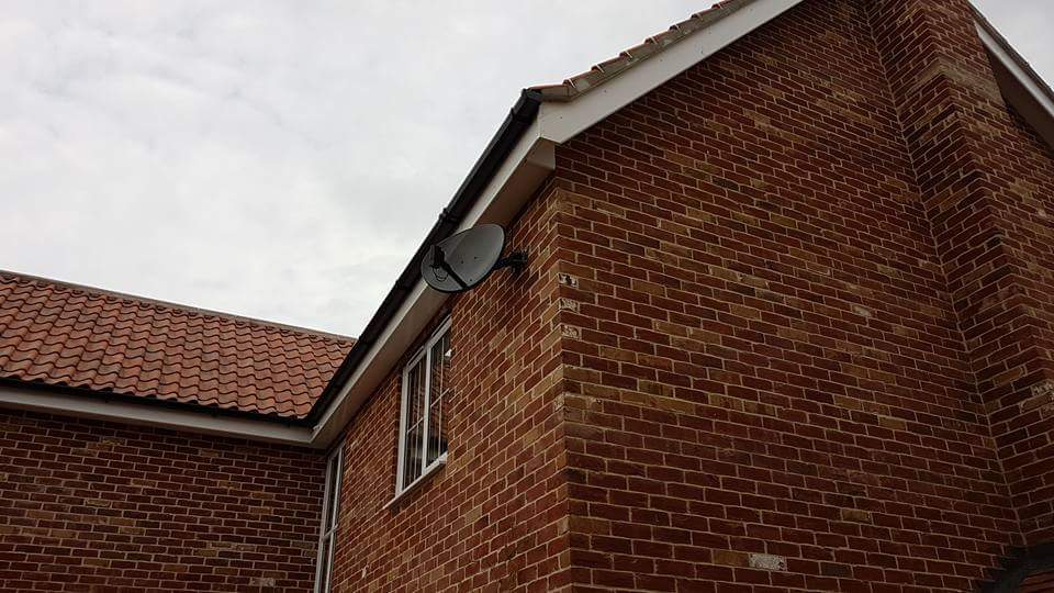 dabdigital's tweet image. Aerial in loft and dish installed; connected discretely to existing new cabling in loft feeding sockets #aerialinstallation #lowestoft
