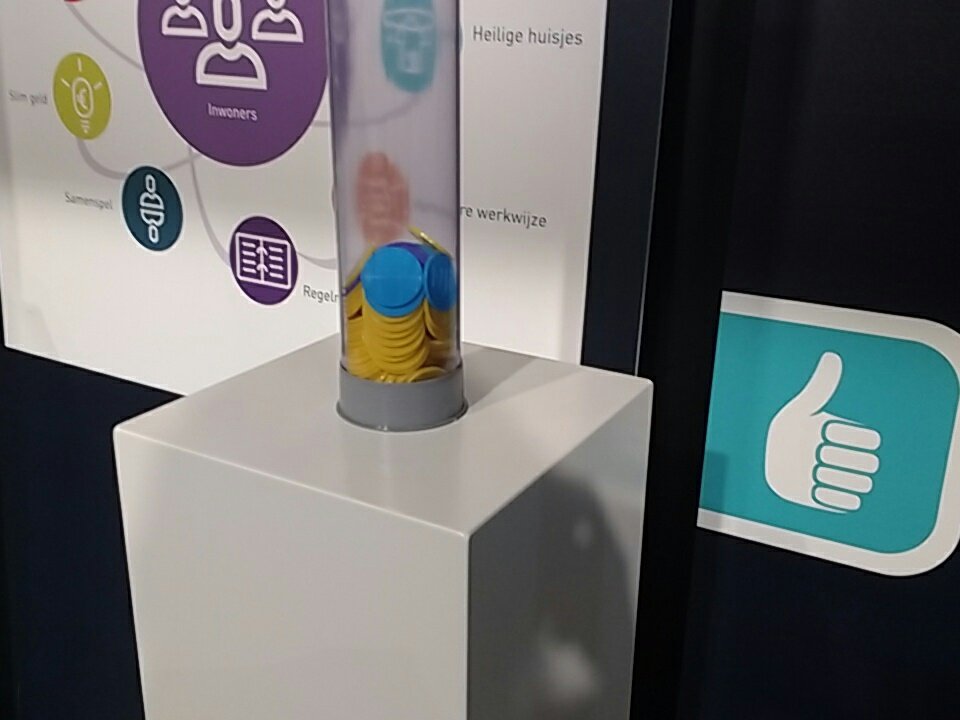 Er wordt flink gestemd in onze stand! #VNG2017 <a href="/VilansNL/">Kumar Dhistraj</a> <a href="/Movisie/">Movisie</a> @HetNJi