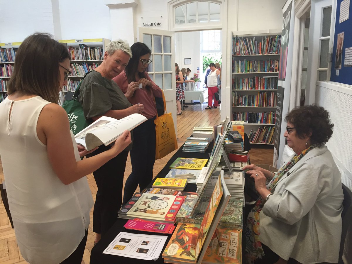 clpe1's tweet image. Delegates are arriving and @NewhamBookshop is busy at our #GettingItWrite conference this morning