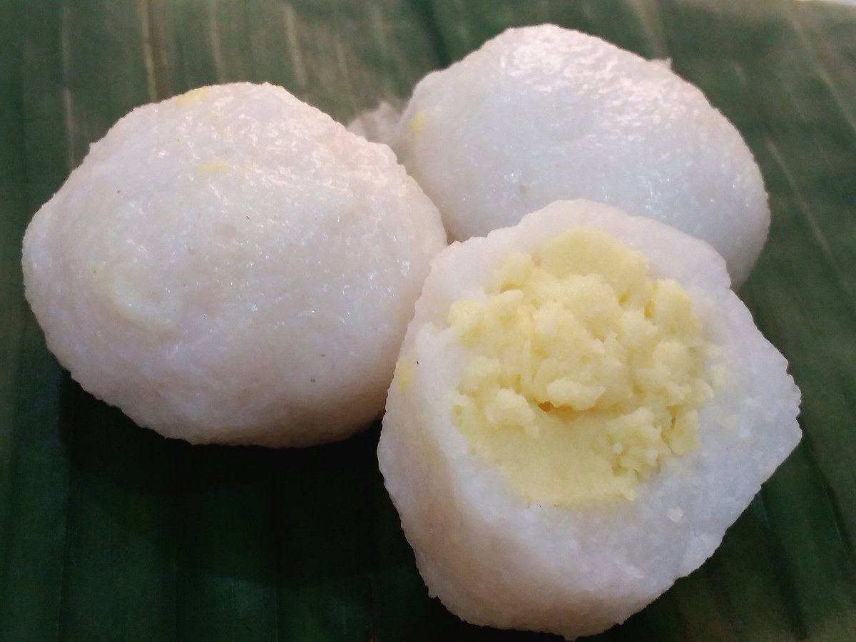 Manaswiini's tweet photo. @oriyarasoi @swetapadma07 @FoodAddaIndia @BBSRBuzz @indianfoodtrail @rockyandmayur @RushinaMG @ashishkumar_tw @ashishsarangi @Odiapuo @ACrazy_boy @FoodBloggerAI @alisa_sahu @bhaktatripathy @srrashmi1 @IndianFoodKhana @FnB_Buzz @FoodiesofIndia @foodtalkindia @sanjaykhilar @foodietweeter @guiltlessfoodie ମୁଗ ମଣ୍ଡା #Riceflour #Moongdal #Paste #sugar #Coconut #Cardamompowder #RajaParba #Odisha https://t.co/gcYqadWdZu