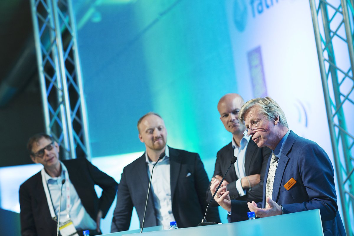 wartsilacorp's tweet photo. “Shipping is at a turning point, you have to change to survive.” @TeusvBeek #disruptivetalks @fathom_news https://t.co/JGdT68a91Y https://t.co/iOuIFWIsJ7