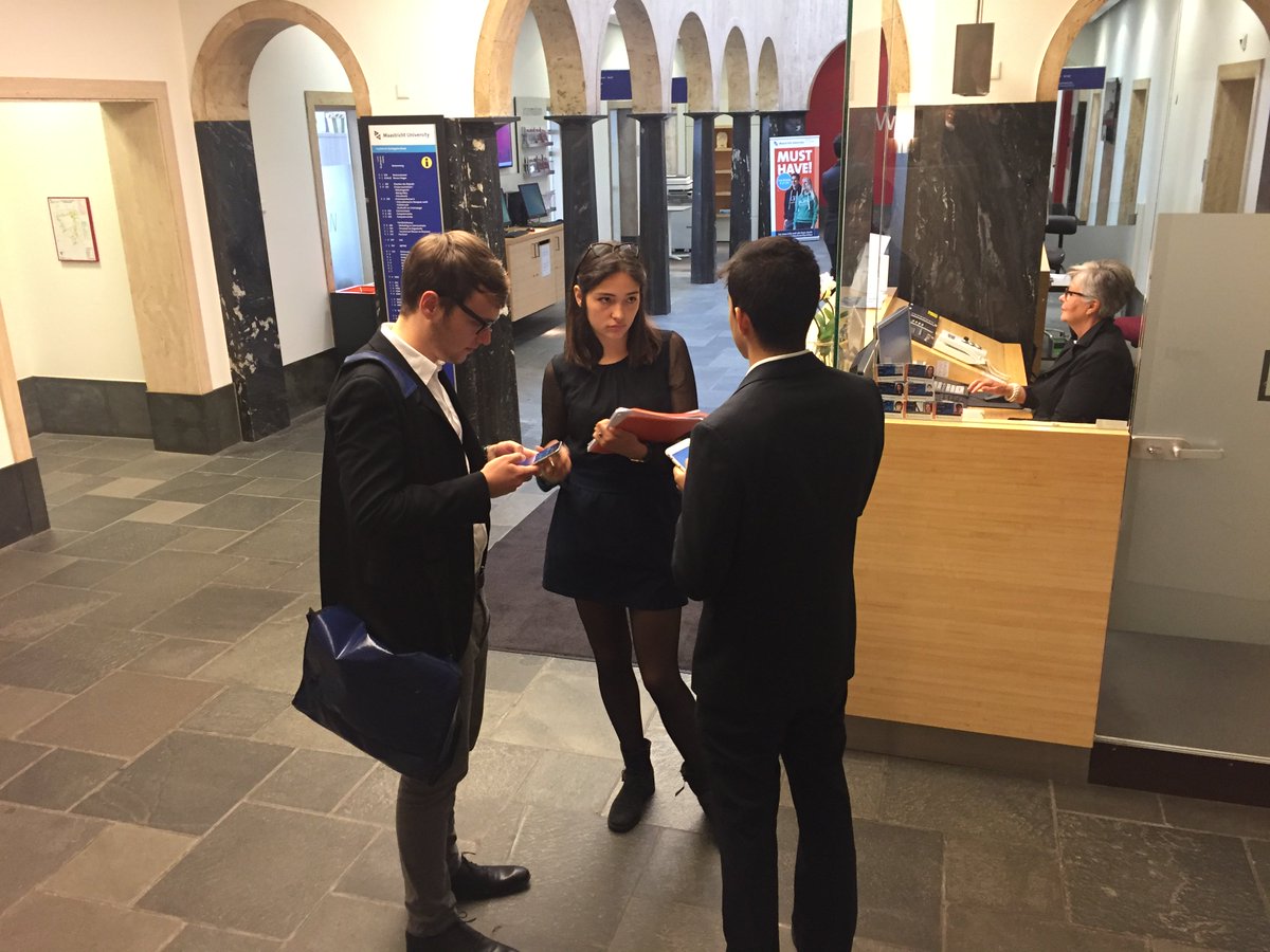 BAkkermans's tweet photo. #UMEPL17 as is customary, #epl delegates negotiate in the sunshine :) https://t.co/35xwTGVteQ