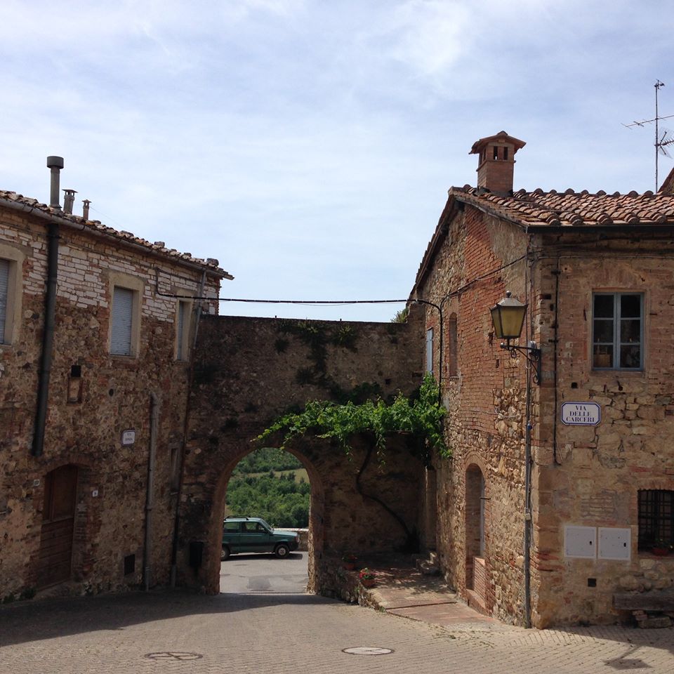 MuseoMurlo's tweet photo. Il museo di Murlo apre le sue porte con il nuovo orario estivo:
Giugno-Luglio-Agosto: Dal mercoledì alla domenica: 10.00-13.30 / 15.00-19.00 https://t.co/GiJqQhYGNa