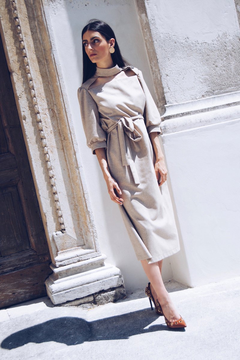 cristinifran's tweet photo. What to wear to a late #springwedding? Who said short girls can't rock a #mididress? new article: https://t.co/ENuLF2oyJV #simonecastelletti https://t.co/WFPzv0MMf7