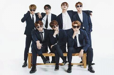 BtsIsLife94's tweet photo. HAPPY BTS DAY !!! CONGRATULATIONS !!
#BTSFESTA2017 #BTSARMY #FOURYEARSWITHBTS https://t.co/z7gmRbEWa2