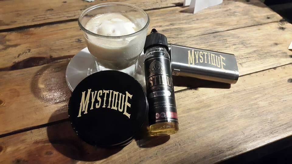 har_dewa_why's tweet photo. PROMO KETUPAT
BUY 1 GET 1
Harganya 120k 
Wa : 083225589595
Line : pappa_tarot
#likuid_lokalan #cimahivape #cimahivapersteam #ejuice https://t.co/xFR1zEl5Eg
