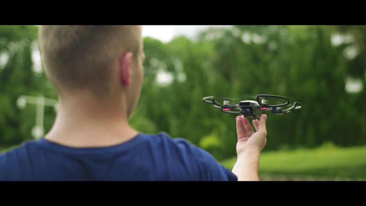 DJISupport's tweet photo. The coolest way to launch your Spark. https://t.co/kK1lcTDecC #Spark #PalmLaunch https://t.co/TIXjKrsihS