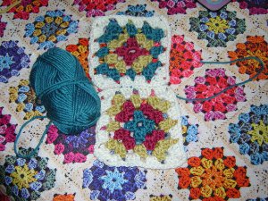 Fancy granny squaring? <a href="/notsogranny/">Joanne Scrace</a>'s class sold out months ago but places have freed up, so you can snap them up: sheepshopcambridge.co.uk/learn-with-us.…