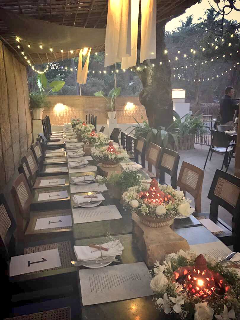 shagunmehra_'s tweet photo. Party, food & decor styling we put together for a beautiful English wedding at #Bomras in #Goa โจ๐ฅ #Magical https://t.co/4gVOdJ0sJb